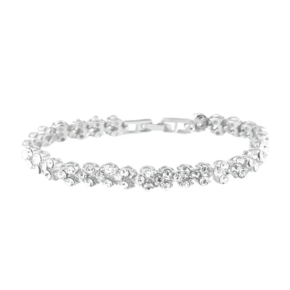 radial-gradient(circle, #E0E0E0 30%, #C0C0C0 80%)