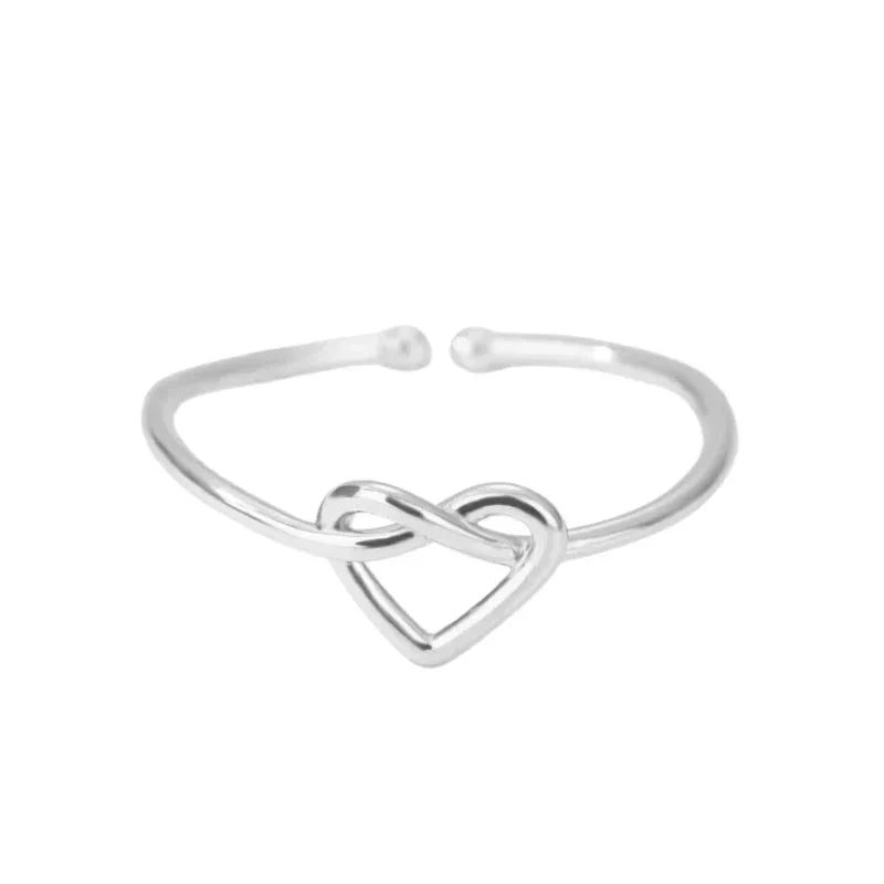 radial-gradient(circle, #E0E0E0 30%, #C0C0C0 80%)